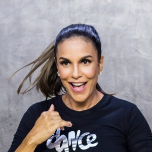 Ivete Sangalo ficou encantada ao ver o enxoval das gêmeas e mostrou em suas redes sociais