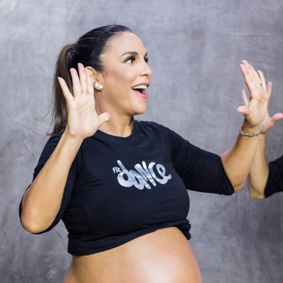 'Gente, olha isso! Elas vão trocar de roupa toda hora, uma roupa chique, bordada lá do Ceará', afirmou Ivete Sangalo