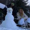 O marido de Anitta, Thiago Magalhães, registrou a cantora fazendo boneco de neve durante viagem, na quarta-feira, 31 de janeiro de 2018