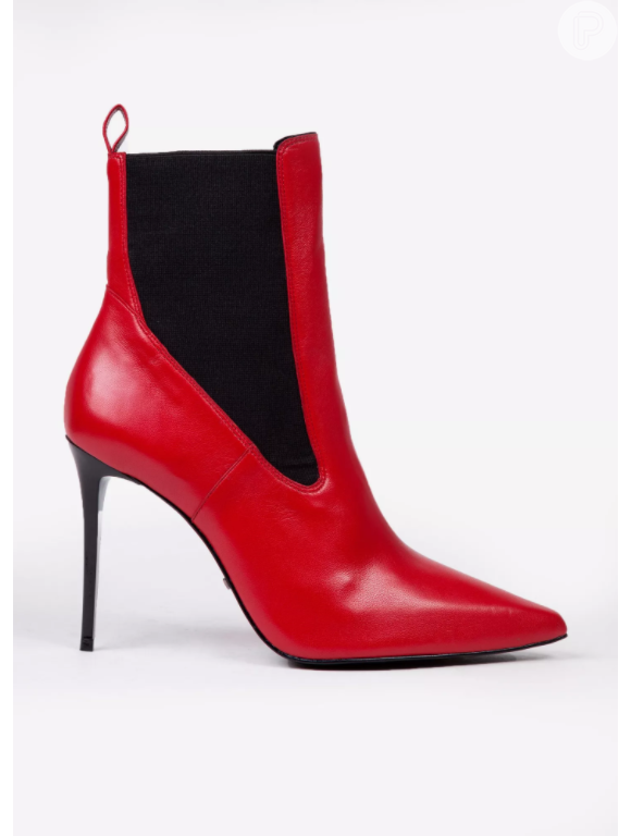 A bota de couro vermelha e fashionista da Le Lis Blanc é vendida por R$ 699,90
