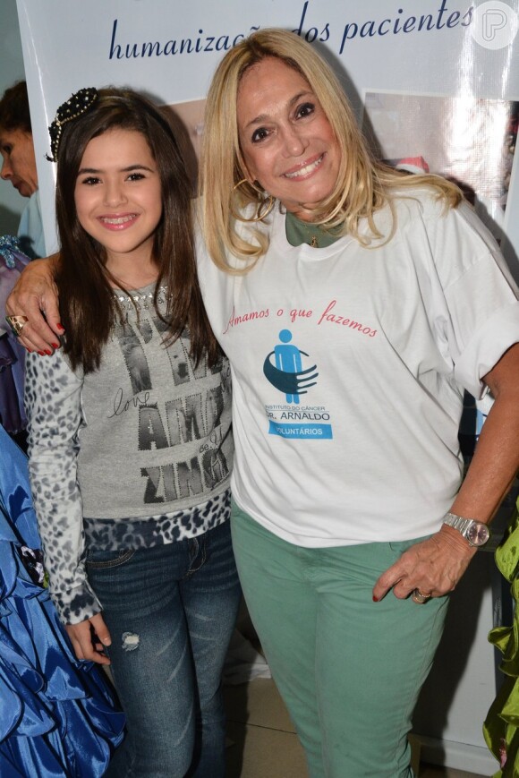 Susana Vieira participou de um evento em prol do Instituto do Câncer Dr. Arnaldo Viera, em São Paulo, na tarde desta segunda-feira, 9 de junho de 2014 e posou ao lado da atriz Maisa Silva