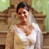 Luiza (Bruna Marquezine) pensa que o Helena (Julia Lemmertz) mandou o vestido de noiva para ela em sinal de paz, na novela 'Em Família'