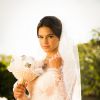 Laerte (Gabriel Braga Nunes) revê mentalmente imagens de Helena (Julia Lemmertz) vestida de noiva, há 20 anos, na novela 'Em Família'