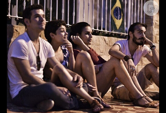Sophie Charlotte visita a família na cidade de Niterói, no Rio de Janeiro, com Daniel de Oliveira (8 de junho de 2014)