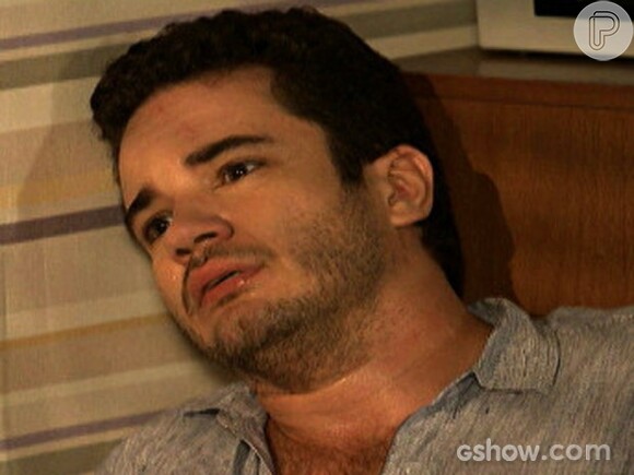 Felipe (Thiago Mendonça) decide pedir ajuda para conseguir parar de beber, na novela 'Em Família'