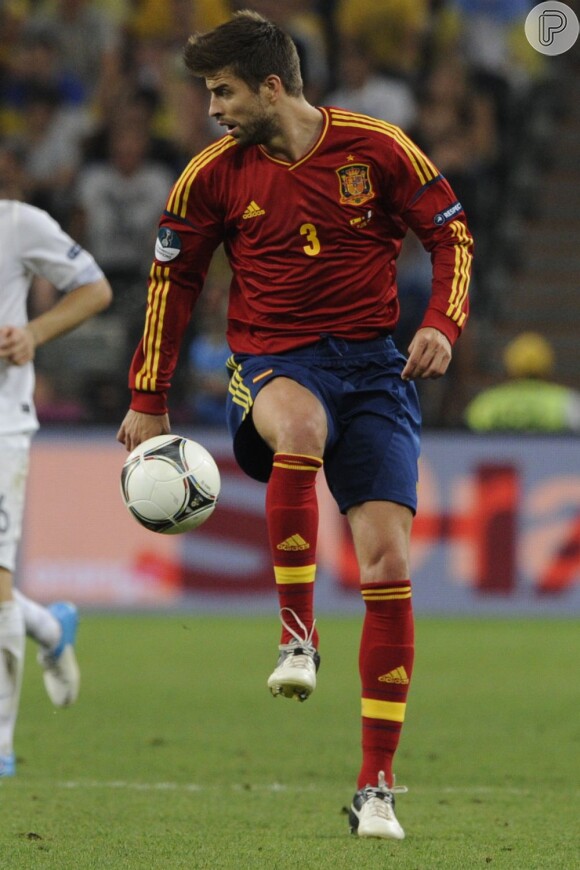 Gerard Piqué também foi escalado em 2010 para jogar na seleção espanhola