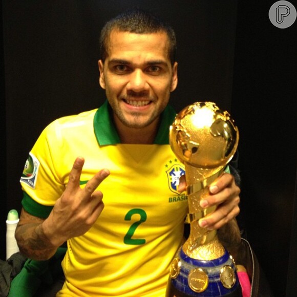 Daniel Alves estreia na Copa do Mundo nesta quinta-feira, 12 de junho de 2014