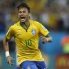 Depois de Fred sofrer um pênalti, Neymar ampliou o placar do jogo