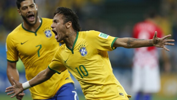 Neymar faz 2 gols e Brasil vence a Croácia na estreia da Copa 2014: 'Felicidade'