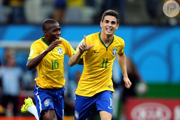 Oscar comemora o terceiro gol do Brasil contra a Croácia