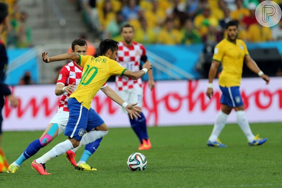 Com dois gols marcados na vitória do Brasil por 3 a 1 sobre a Croácia, Neymar foi eleito o craque da partida pelo voto popular, no site da Fifa