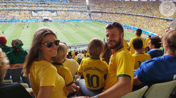 Fernanda Lima e Rodrigo Hilbert  levaram os gêmeos, João e Francisco, para assistirem a partida na Arena Castelão, em Fortaleza, nesta terça-feira, 17 de junho de 2014
