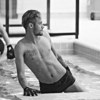 Neymar treina na piscina com colegas da Seleção após folga com Bruna Marquezine