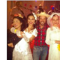 Juliana Paes e Bruna Linzmeyer aparecem vestidas de noiva em festa junina no Rio
