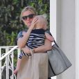 Kristen Bell passeia com a filha, Lincoln Bell, de 1 ano