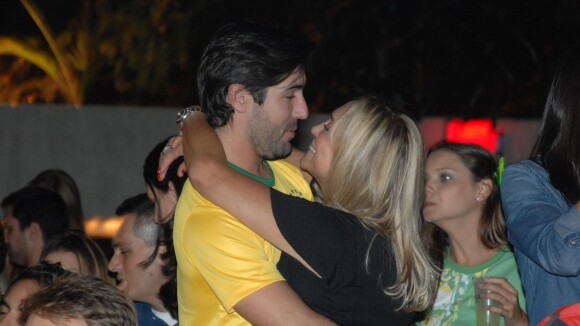 Susana Vieira e Sandro Pedroso retomam relacionamento em dia de jogo do Brasil
