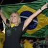 Susana Vieira torce para a Seleção Brasileira durante jogo contra Camarões