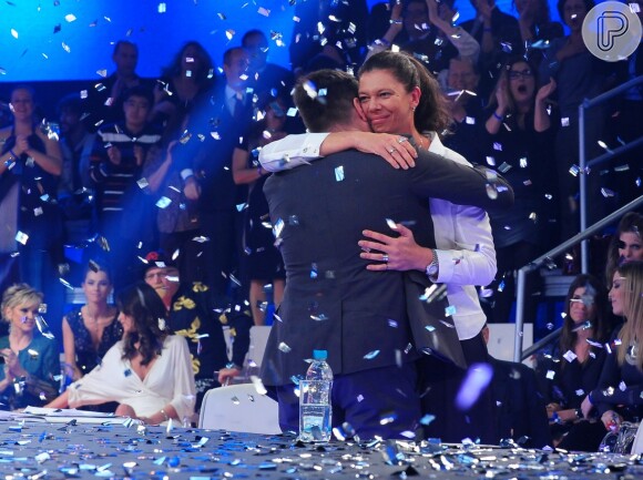 Ana Moser ganha um abraço de Christiano Cochrane na final de 'Aprendiz Celebridades'