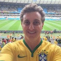 Luciano Huck tenta esquecer resultado do jogo do Brasil: 'Outras copas virão'