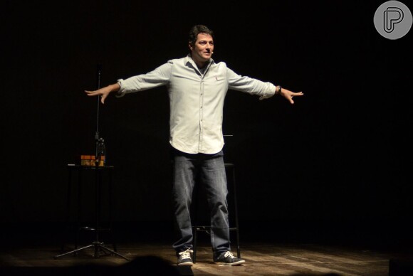 Marcelo Serrado comemora volta aos palcos no teatro com peça 'É o que temos pra hoje' no Rio de Janeiro: 'Chega de Copa. Vamos rir'
