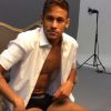 Neymar é um solteiro recente. O jogador ainda nem confirmou o fim de seu namoro com Bruna Marquezine, mas pessoas próximas ao casal garantem que eles estão mesmo separados