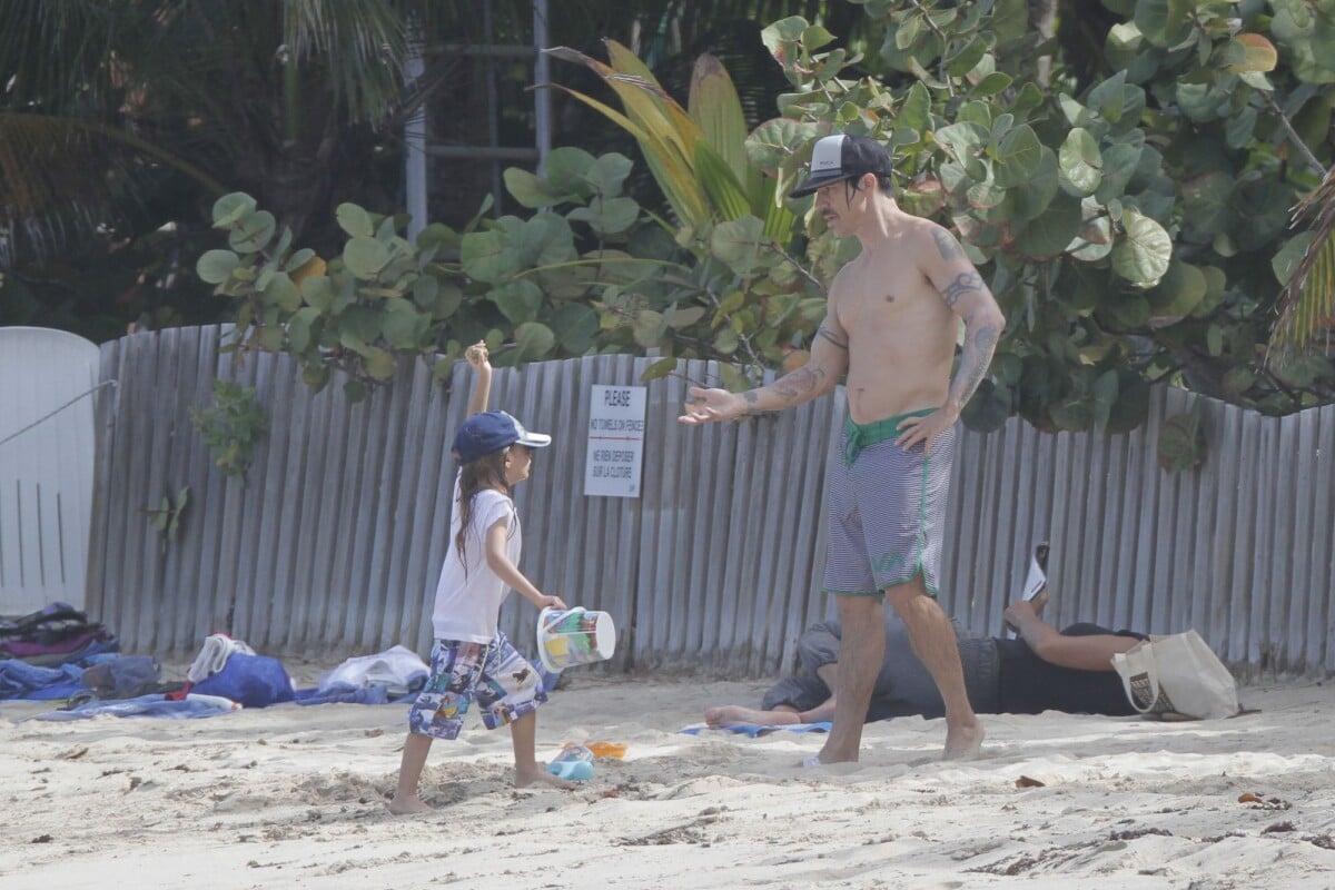 Foto Anthony Kiedis é pai de Everly Bear, de 7 anos, do seu