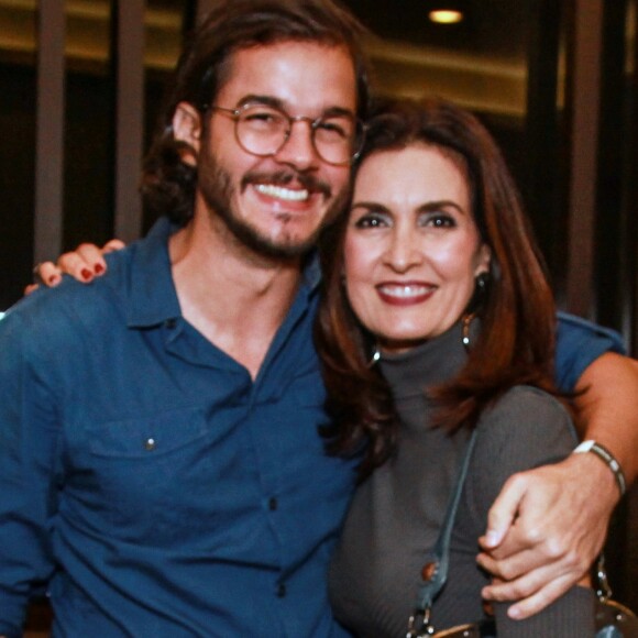 Fátima Bernardes preparou uma surpresa para Túlio Gadêlha no primeiro Dia dos Namorados do casal. Veja abaixo!