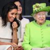 Meghan Markle mostrou intimidade com a rainha Elizabeth II em visita ao condado de Cheshire, em Londres, nesta quinta-feira, 14 de junho de 2018