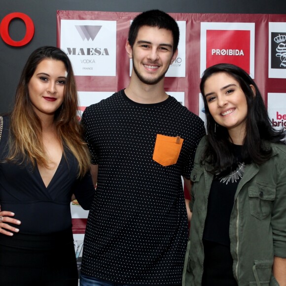 William Bonner é pai dos trigêmeos Laura, Vinícius e Beatriz, de 20 anos