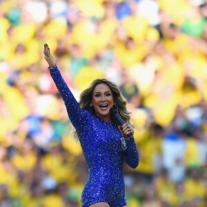 Claudia Leitte relembrou a abertura da Copa 2014 nesta quinta-feira, 14 de junho de 2018