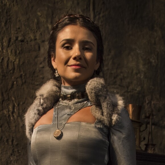 Catarina (Bruna Marquezine) para se casar com Afonso (Romulo Estrela) convence Beatriz (Paula Fernandes) a não aceitar casamento de fachada com o soberano nos próximos capítulos da novela 'Deus Salve o Rei'