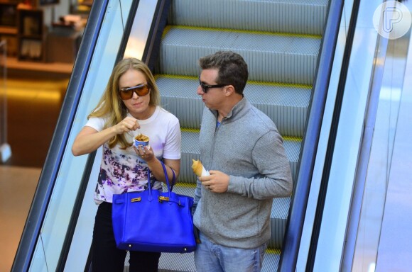 Angélica e Luciano Huck passaram a tarde desta quinta-feira, 17 de julho de 2014, em um shopping no Rio de Janeiro