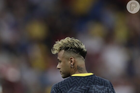 Neymar chegou a ser comparado ao Canarinho Pistola, mascote da Seleção
