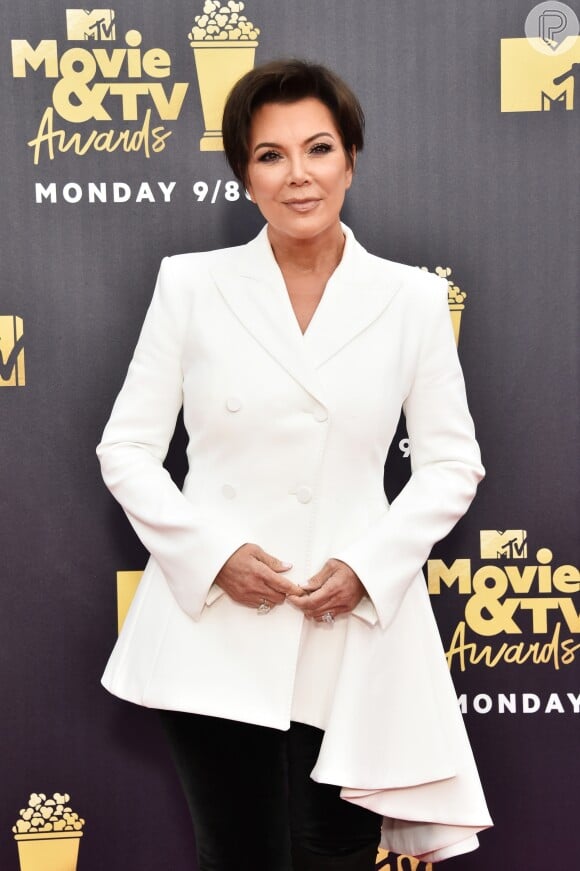 Kris Jenner no 2018 MTV Movie and TV Awards, realizado no Barker Hangar, em Santa Mônica, na Califórnia, Estados Unidos, em 16 de junho de 2018