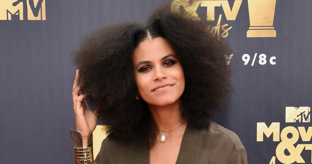 Zazie Beetz no 2018 MTV Movie and TV Awards, realizado no Barker Hangar