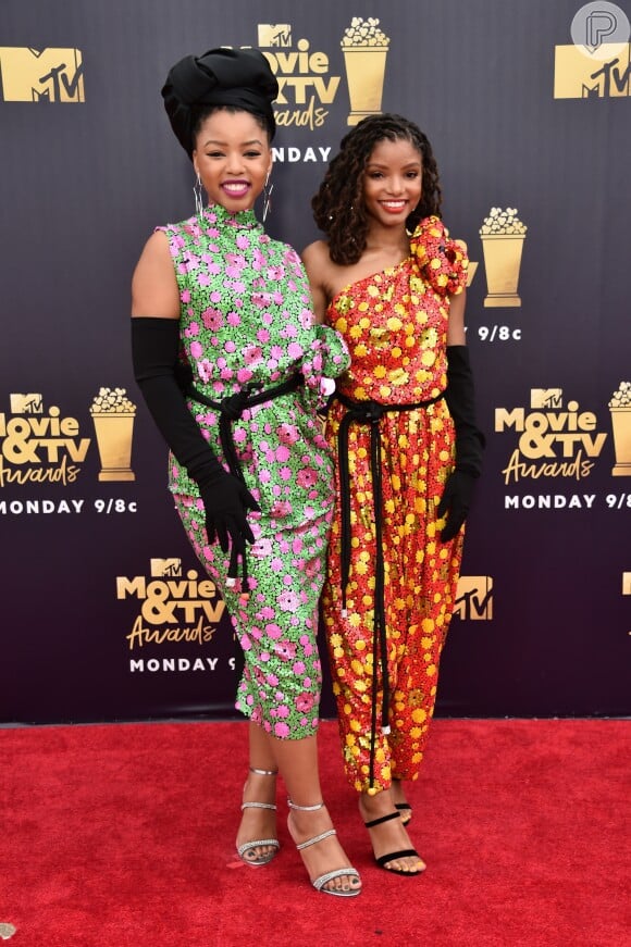 Halle e Chloe Bailey no 2018 MTV Movie and TV Awards, realizado no Barker Hangar, em Santa Mônica, na Califórnia, Estados Unidos, em 16 de junho de 2018