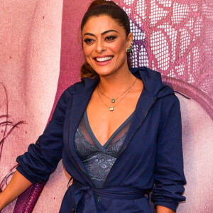 Juliana Paes no Salão Moda Brasil, em São Paulo, para lançar a coleção em parceria com a Triumph 