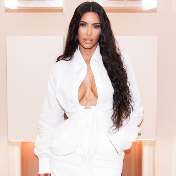 Kim Kardashian esteve em sua primeira loja da KKW Beauty and Fragrance no shopping Westfield Century City, em Los Angeles, na Califórnia, nesta segunda-feira, 18 de junho de 2018