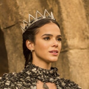 Catarina (Bruna Marquezine) não se abala com a ameaça de Diana (Fernanda Nobre) na novela 'Deus Salve o Rei': 'Afonso (Romulo Estrela) não acreditaria em você. Eu estou grávida de um filho dele!'