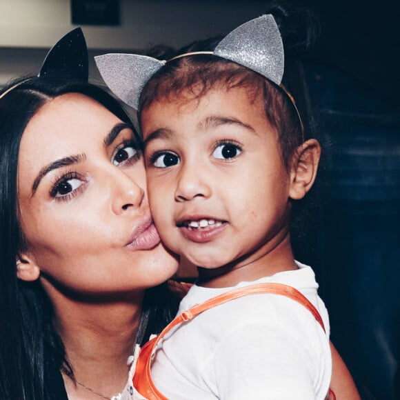 Kim Kardashian contou que o penteado surgiu de um desejo da filha North, de 5 anos