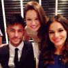 Bruna Marquezine e Neymar foram os mais assediados durante a noite de despedida de 'Em Família'