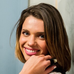 Bruna Linzmeyer destacou a emoção de ver a comunidade LGBTQ reunida: 'Me alegra encontrar as fanchas sempre, em qualquer lugar'