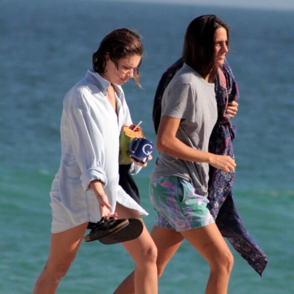 Bruna Linzmeyer e Priscila Visman sempre são clicadas em momentos juntas no Rio de Janeiro