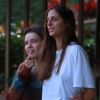 Bruna Linzmeyer festeja ida à parada LGBT+ de NY com namorada, Priscila Visman, em foto publicada nesta segunda-feira, dia 25 de junho de 2018