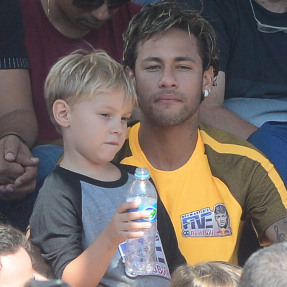 Davi Lucca, filho de Neymar, está na Rússia para acompanhar o pai jogando pelo Brasil nesta quarta-feira, dia 27 de junho de 2018