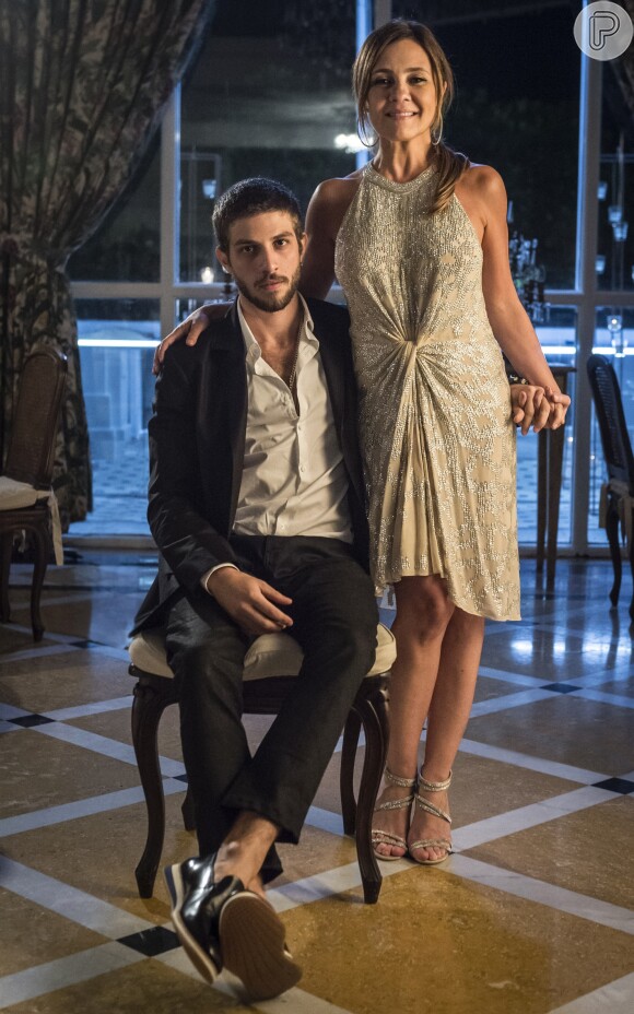 Ícaro (Chay Suede) confirma desconfiança sobre Laureta (Adriana Esteves) e termina o relacionamento dos dois na novela 'Segundo Sol'