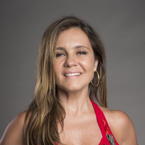 Laureta (Adriana Esteves) enche Rosa (Letícia Colin) de programa e se revolta quando a prostituta se nega a atender um cliente e derrama água em sua cabeça nos próximos capítulos da novela 'Segundo Sol'