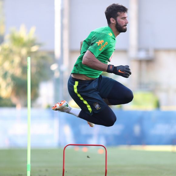Após o jogo entre Brasil e Sérvia, o goleiro descansou com a família em Sochi