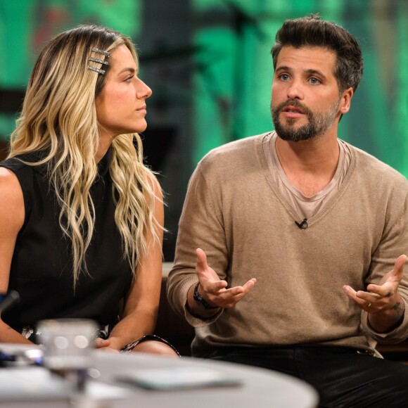 'Ela sabe que é do Malauí. Ela tem muita vontade de ir de tanto que a gente fala', contou Bruno Gagliasso e Giovanna Ewbank no 'Conversa com Bial'