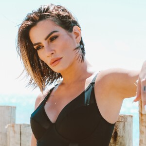 'No meu rosto e corpo faço o que bem entender, e quem tem que estar feliz com isso sou eu', continuou